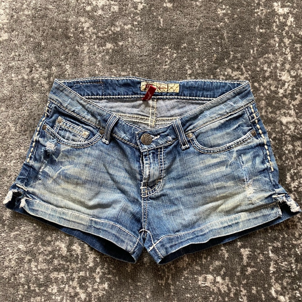 Distressed BKE Size 26 Sarah Shorts